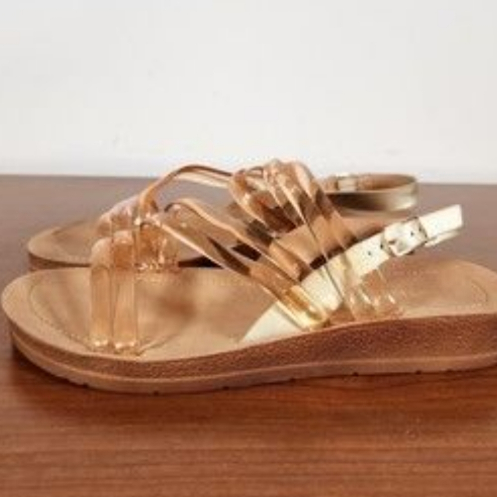Wanted sandals